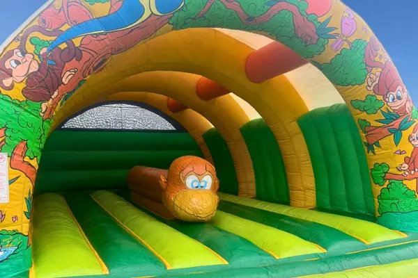 Location de barnum Hugo Roué - Finistère - Jeux gonflables
